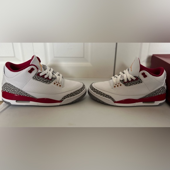2022 Air Jordan 3 Retro 'Cardinal Red' Size 8 - Picture 3 of 9
